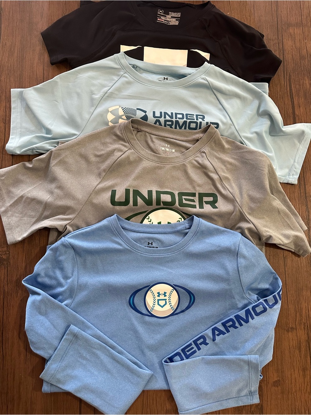 Boys under Armour shirts